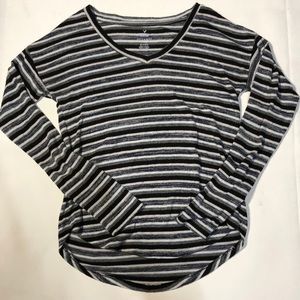 american eagle sweater shirt